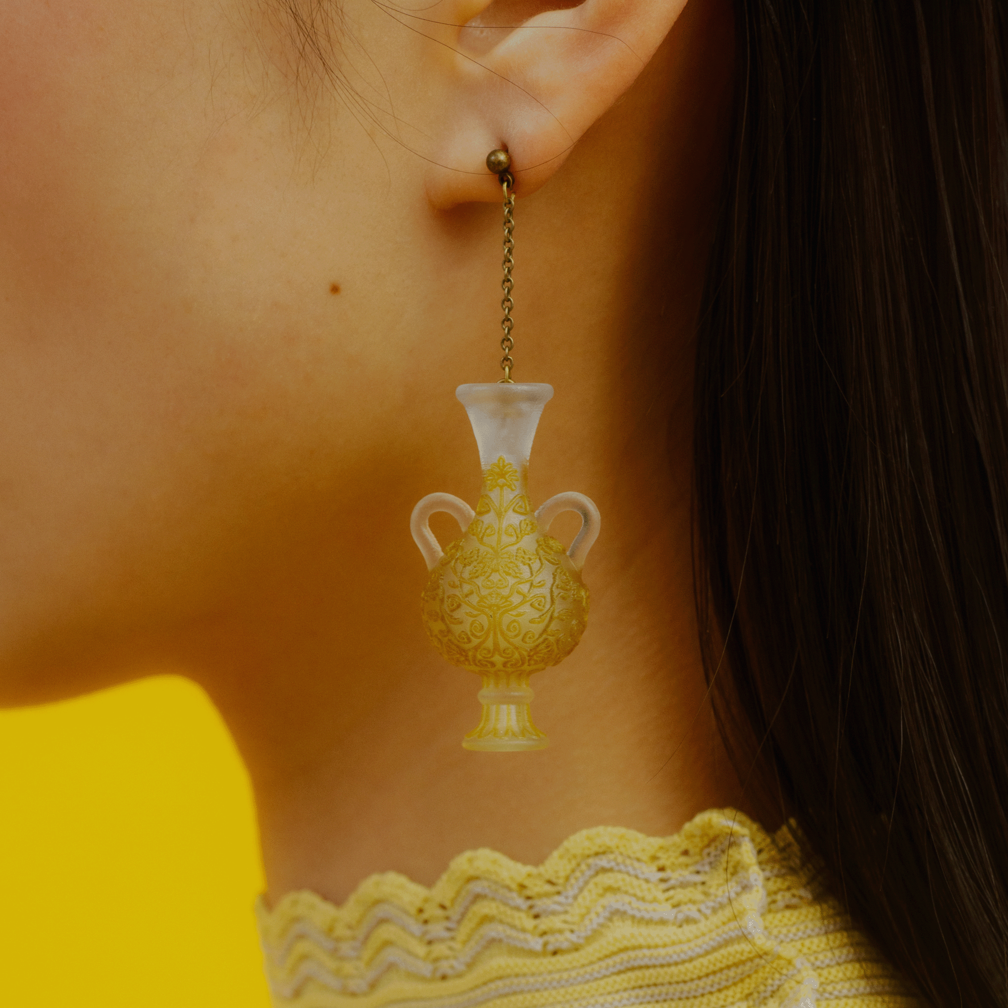 KIKU flower vase single earring Clear