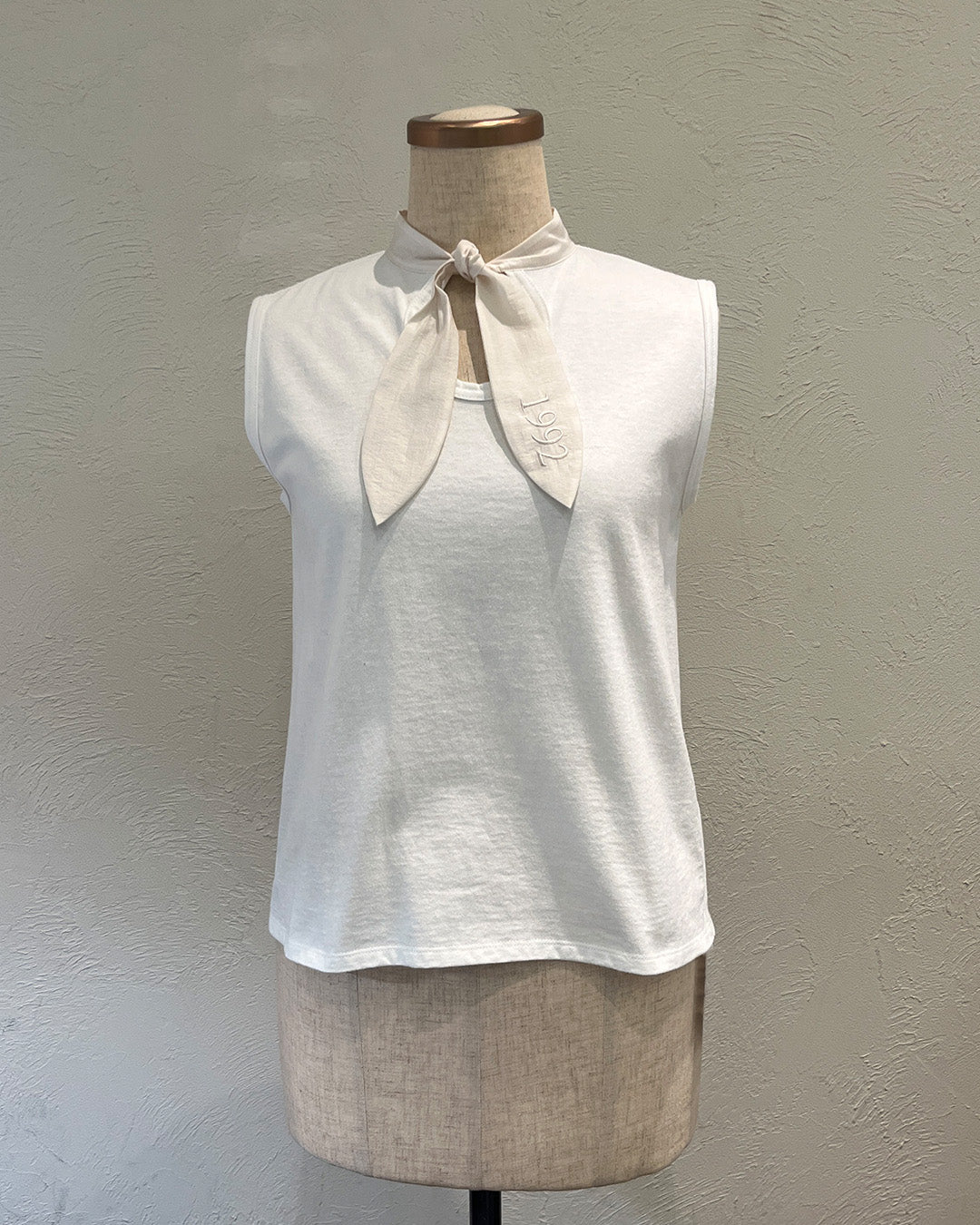 1992 embroidery scarf tank top White