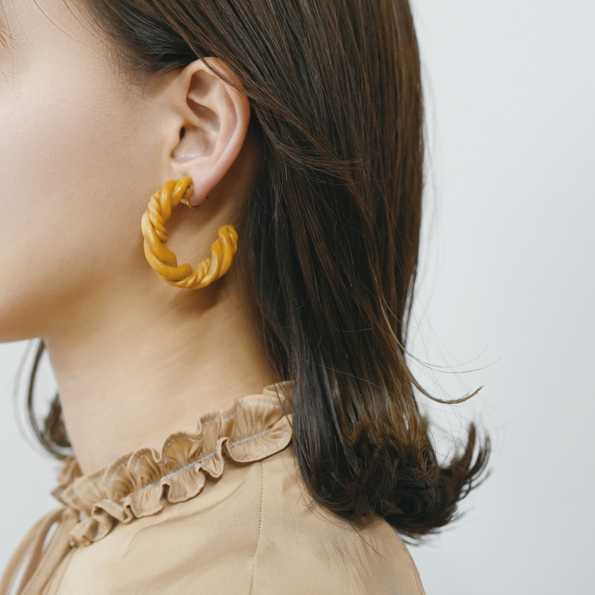 WOOD EARRINGS - M -