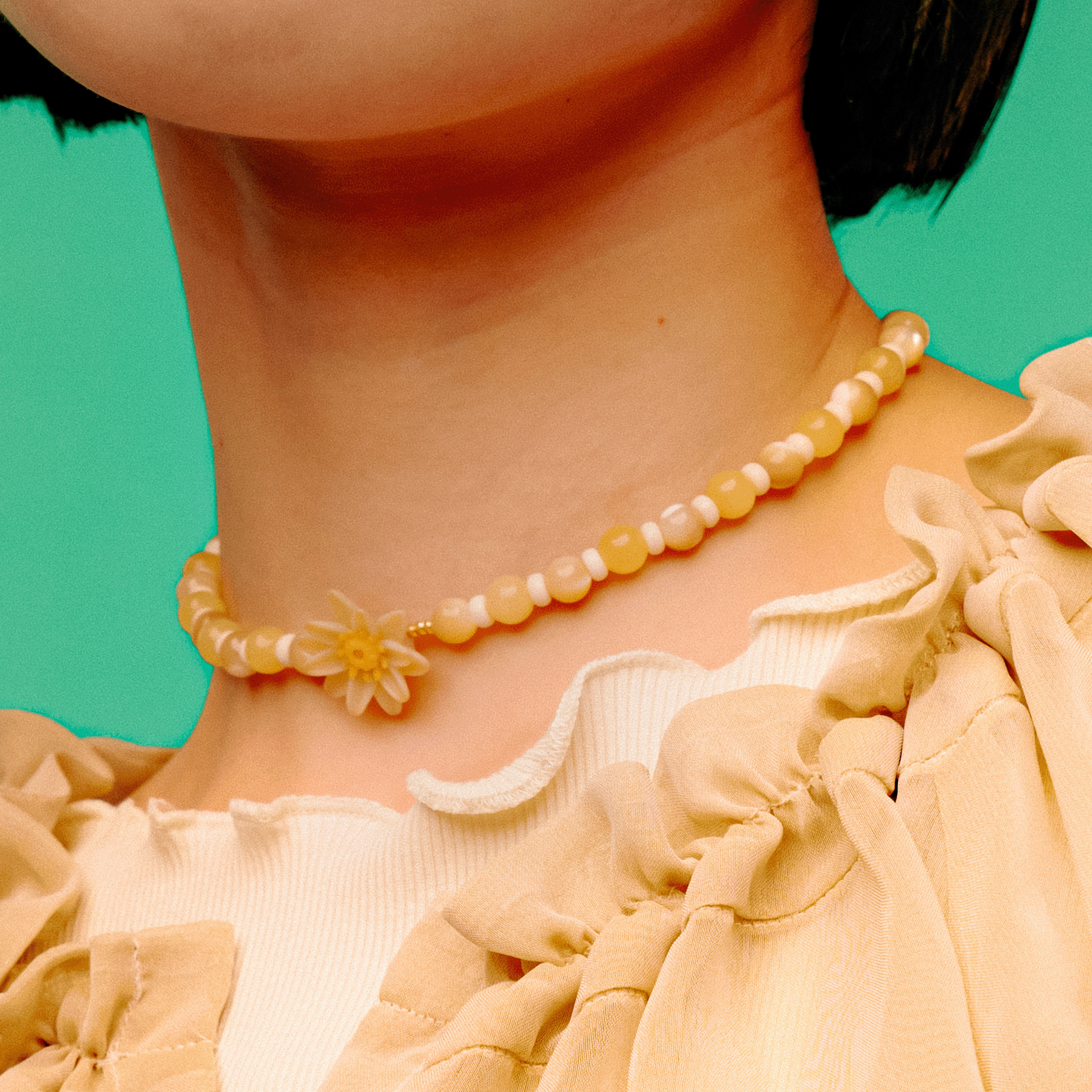 Water lily choker Beige