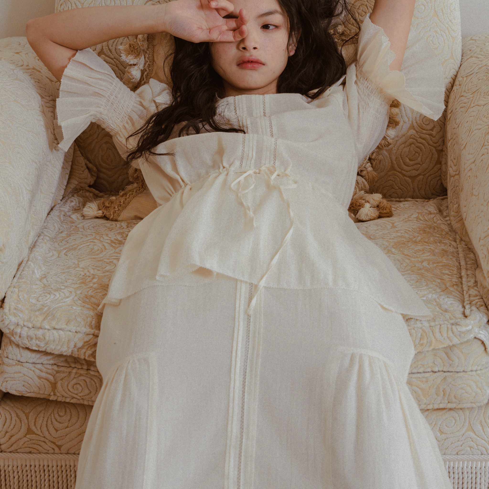 2-Way tuck frill blouse White