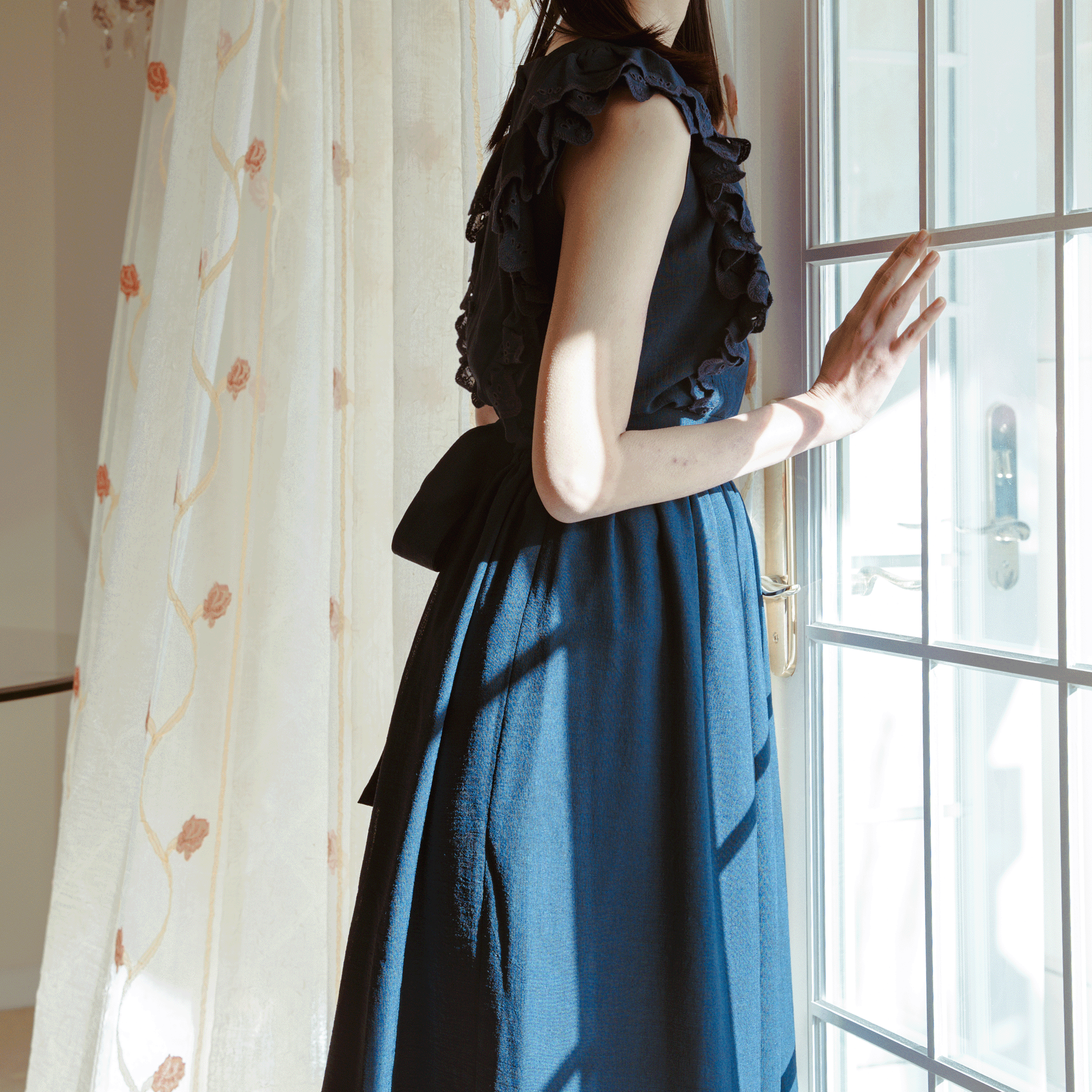 Wave eyelet embroidery gathered skirt Navy