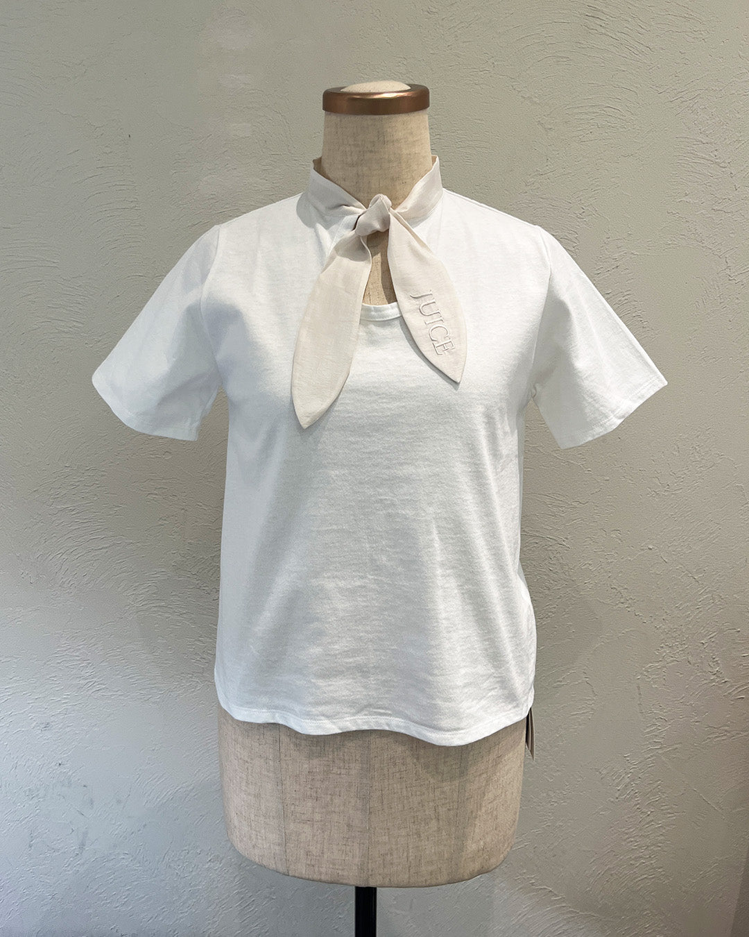 JUICE embroidery scarf T-shirt White