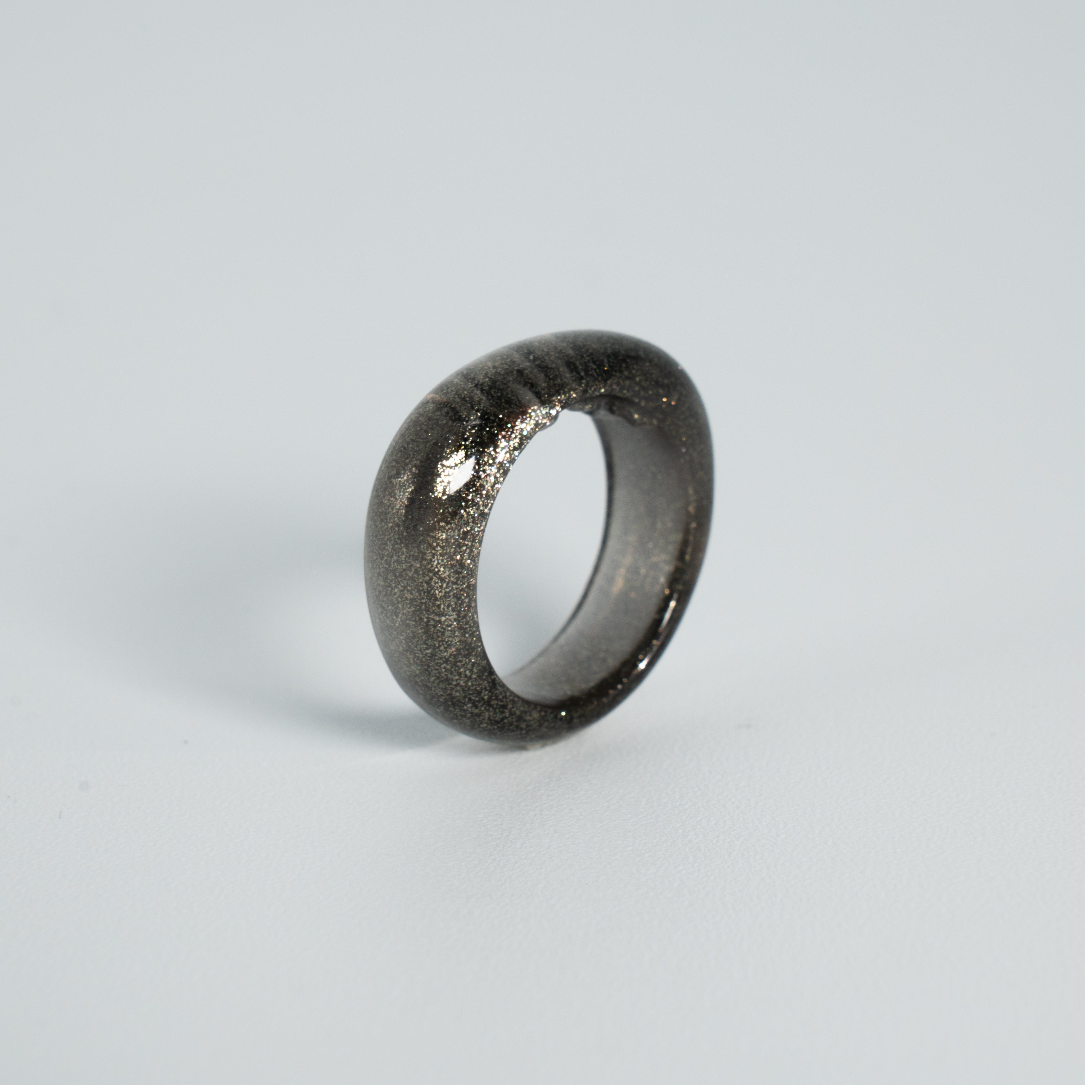 2009 RING Black Gloss Gold Glitter