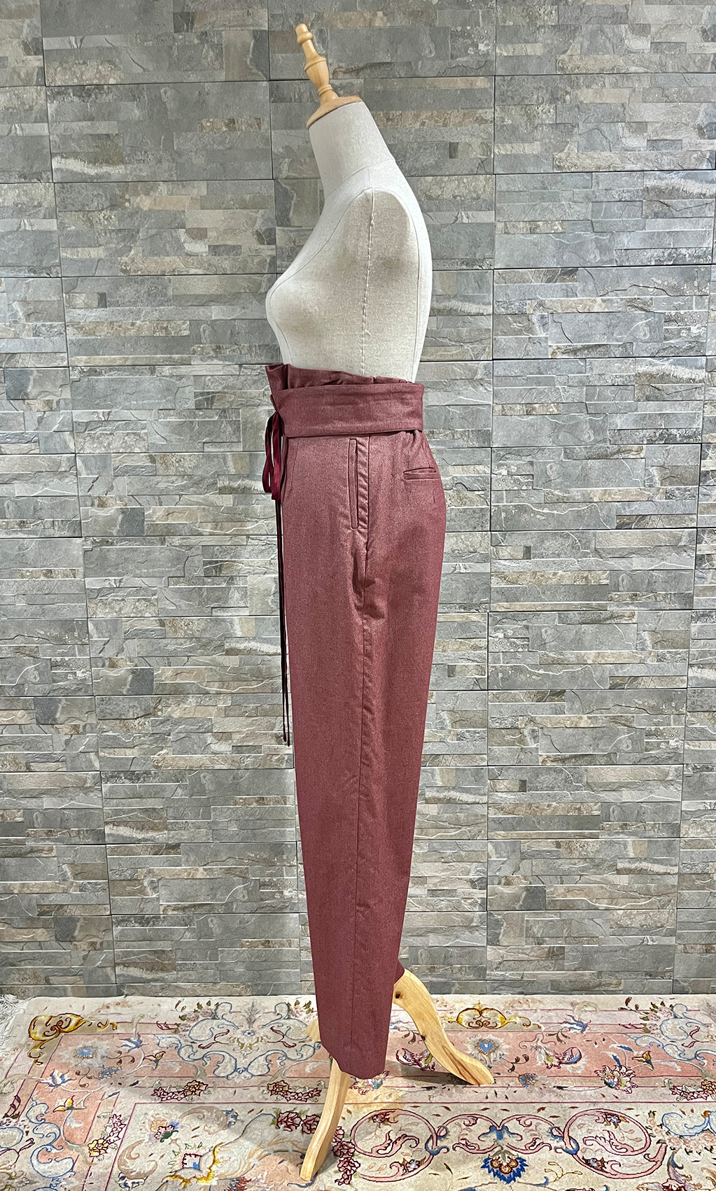 Frill waist belt wool like straight-leg pants Bordeaux