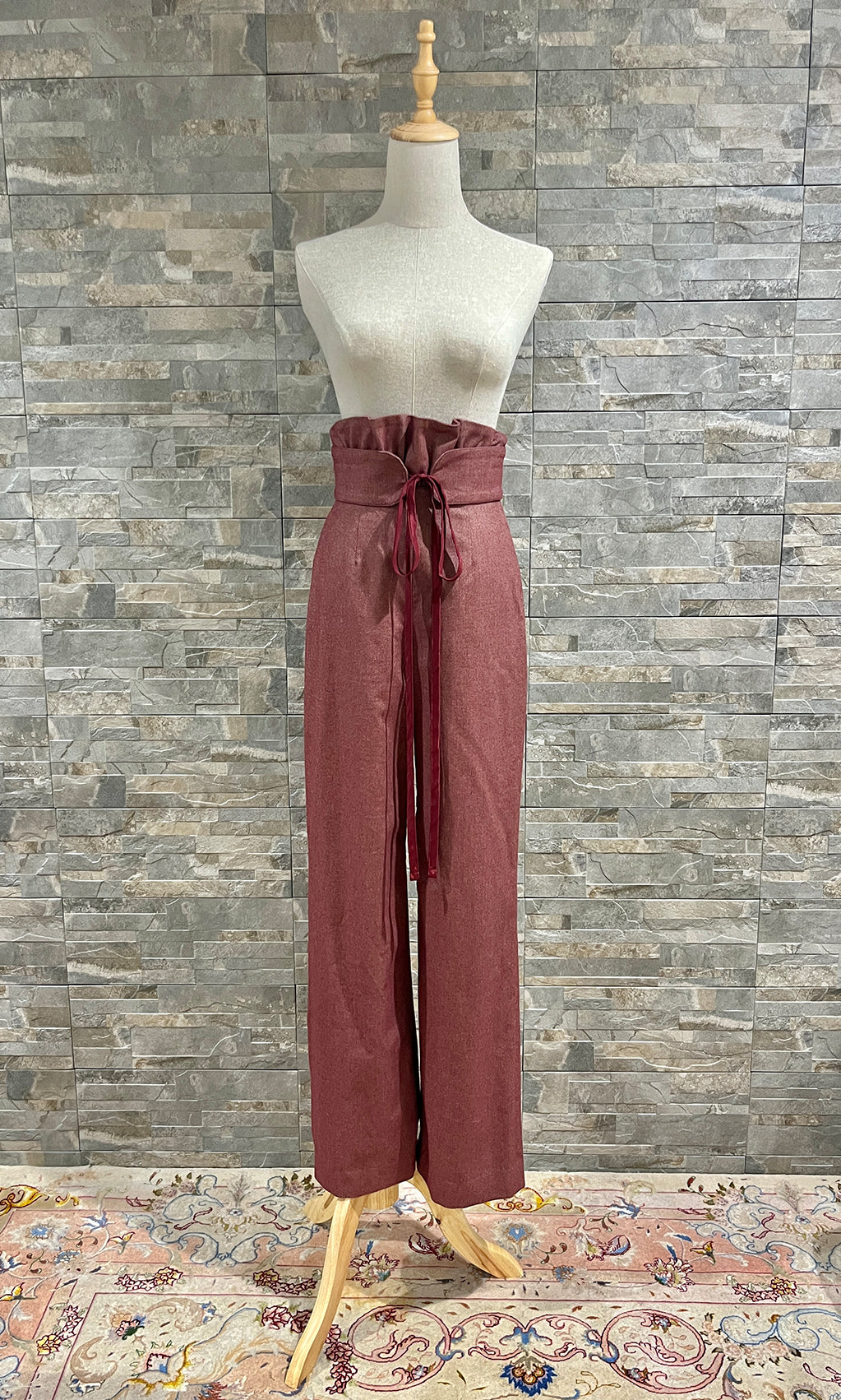 Frill waist belt wool like straight-leg pants Bordeaux