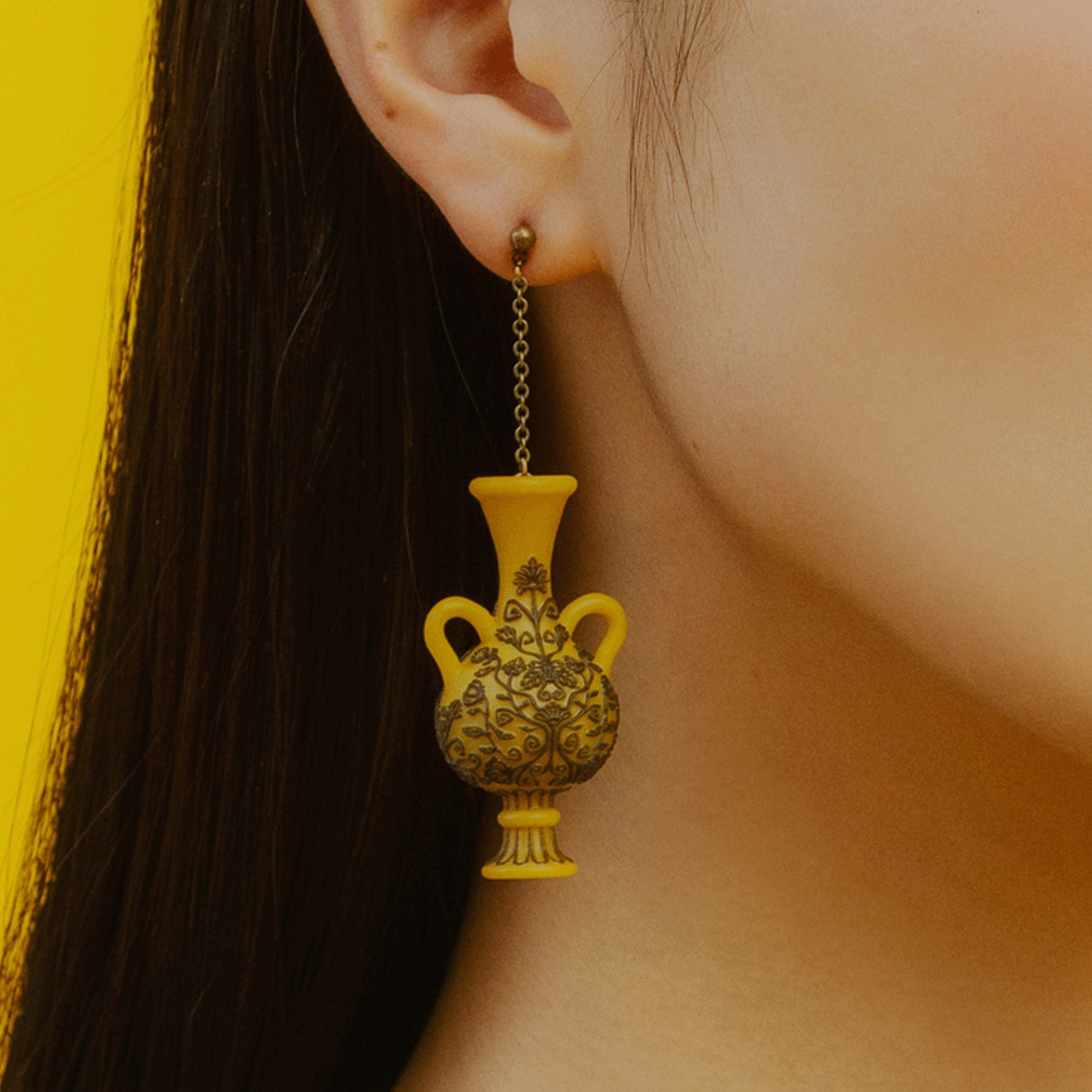 KIKU flower vase single earring