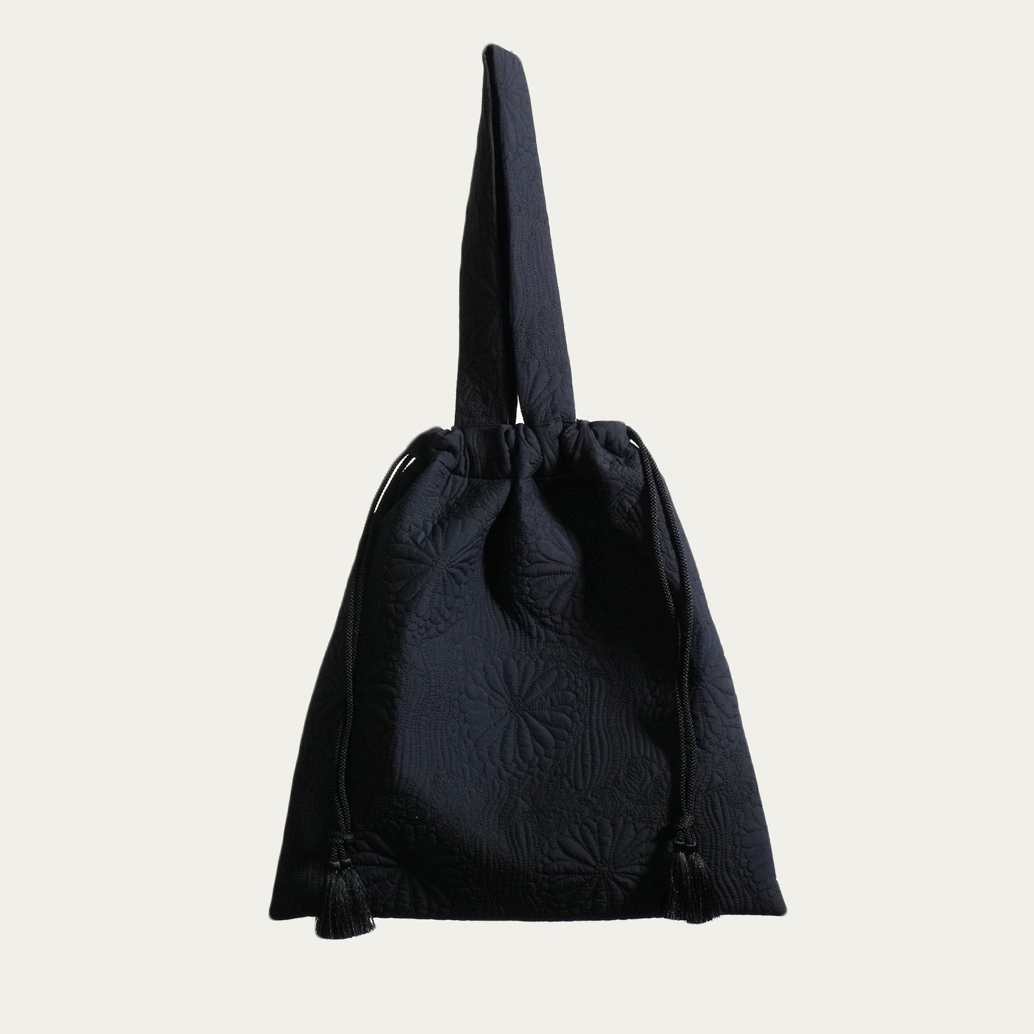 KIKU quilted tote bag Black