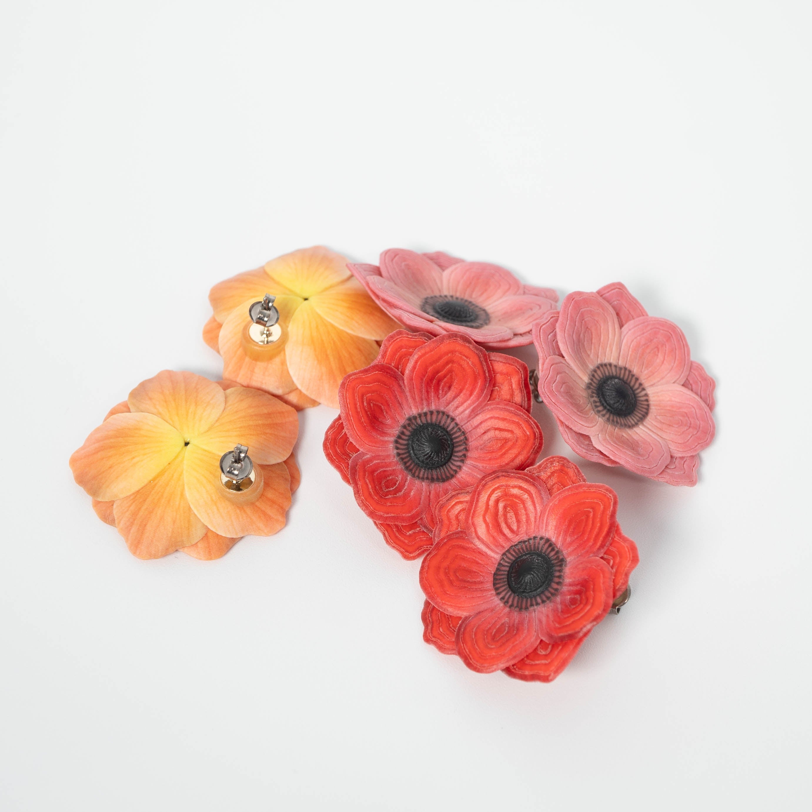 Anemone Flower Earrings - M -  [受注商品 / 11月中発送予定]