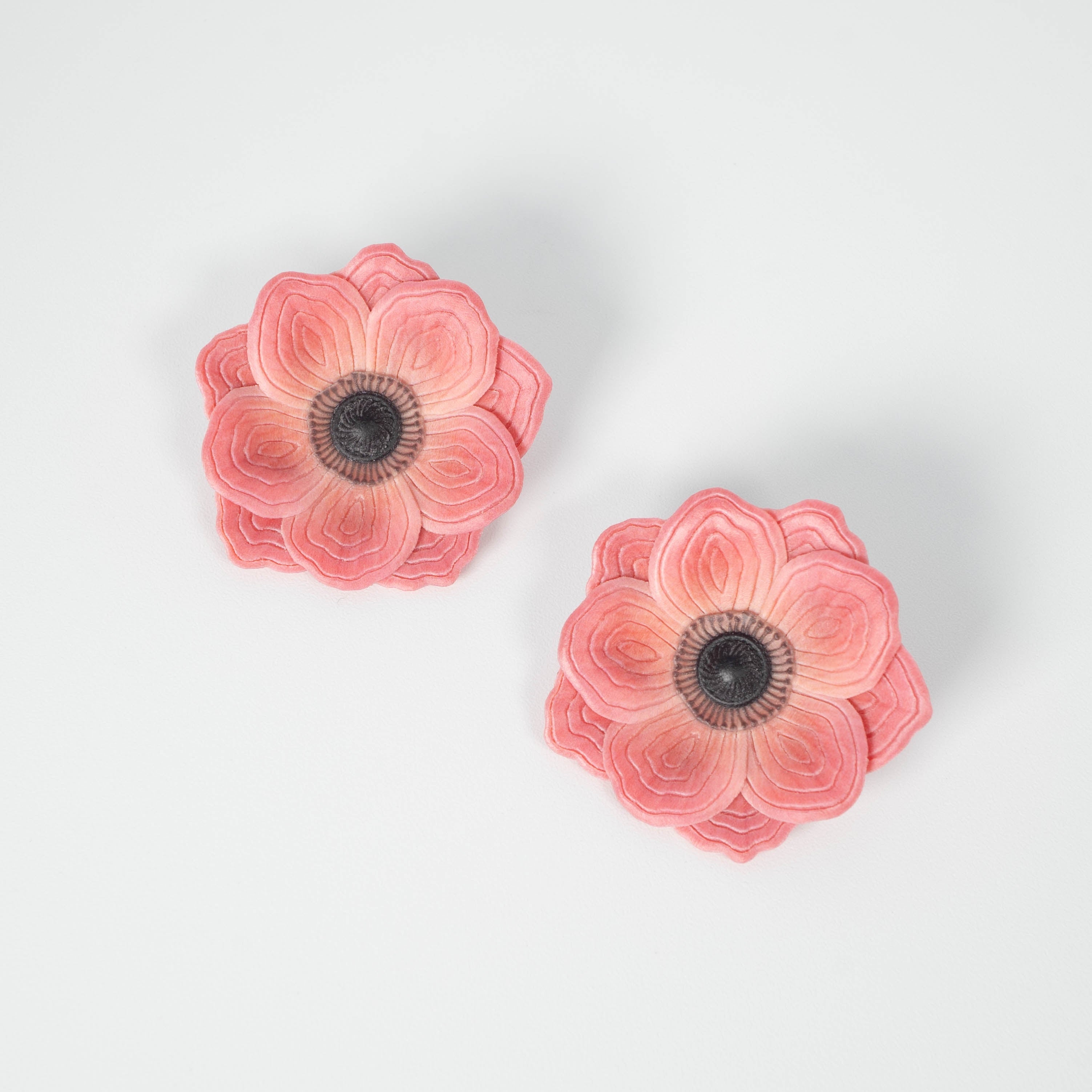 Anemone Flower Earrings - M -  [受注商品 / 11月中発送予定]