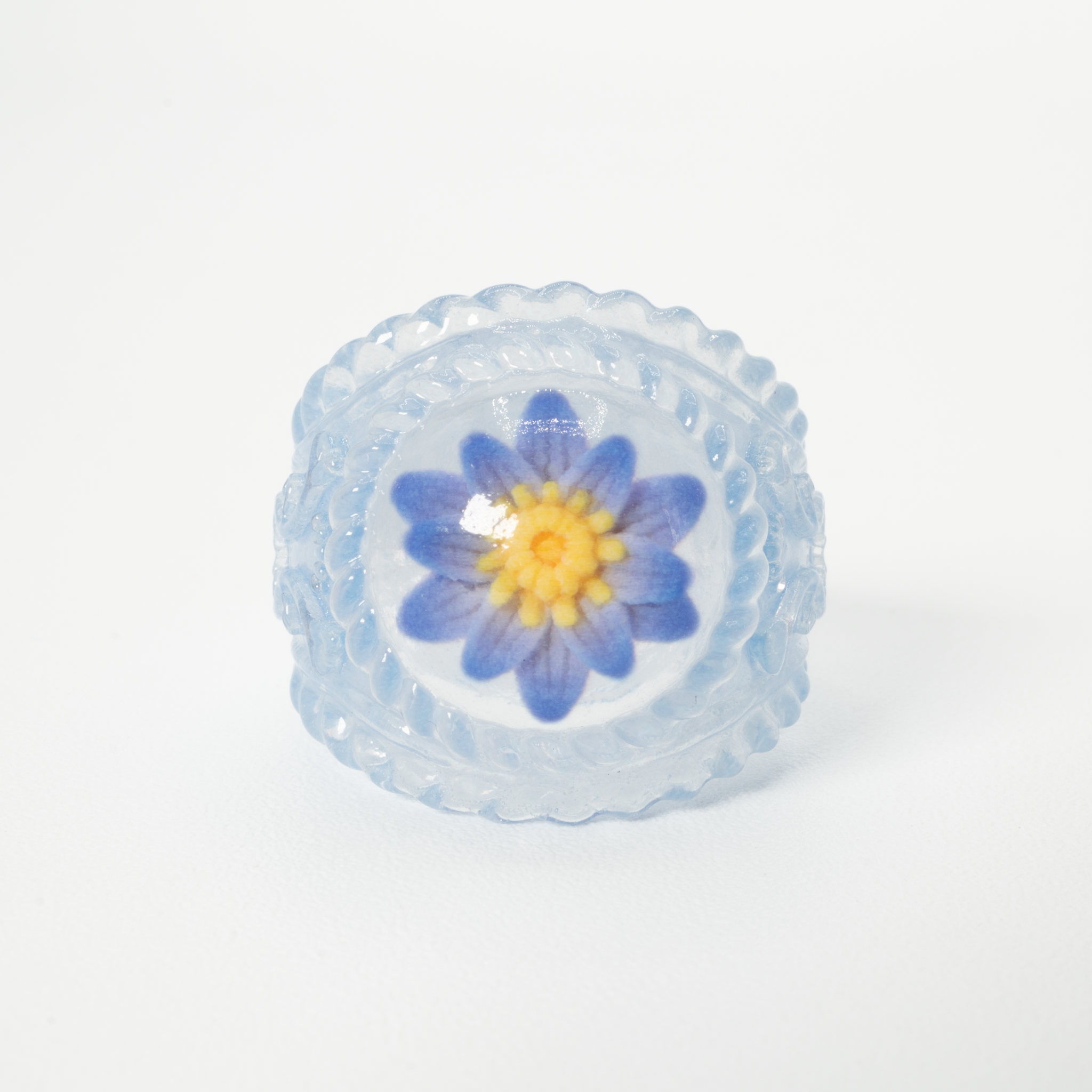 Water lily frame ring