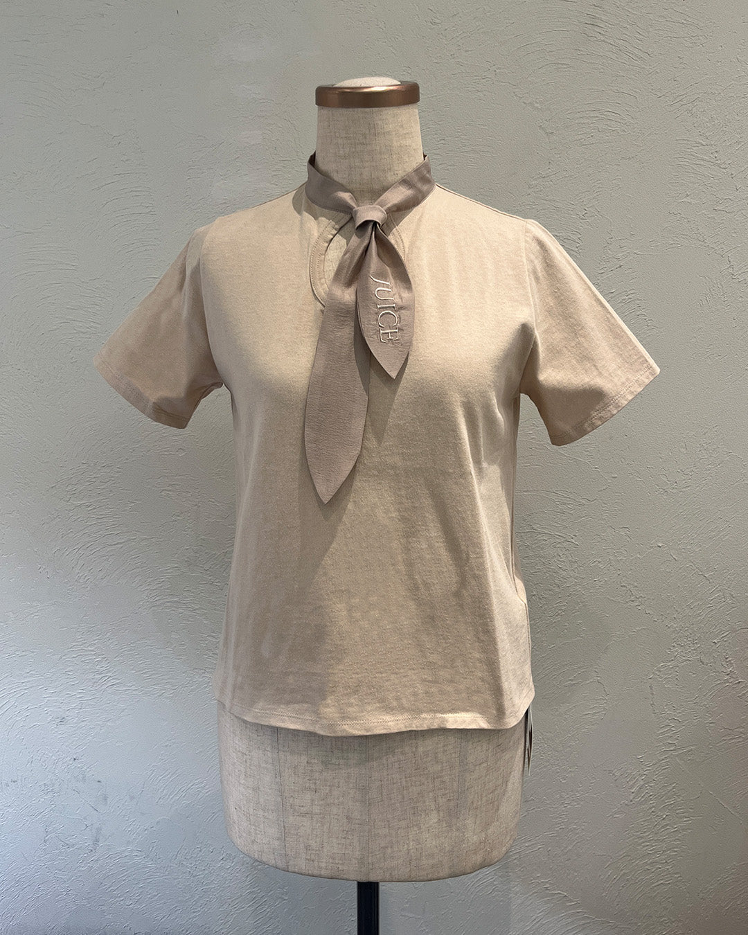 JUICE embroidery scarf T-shirt Beige
