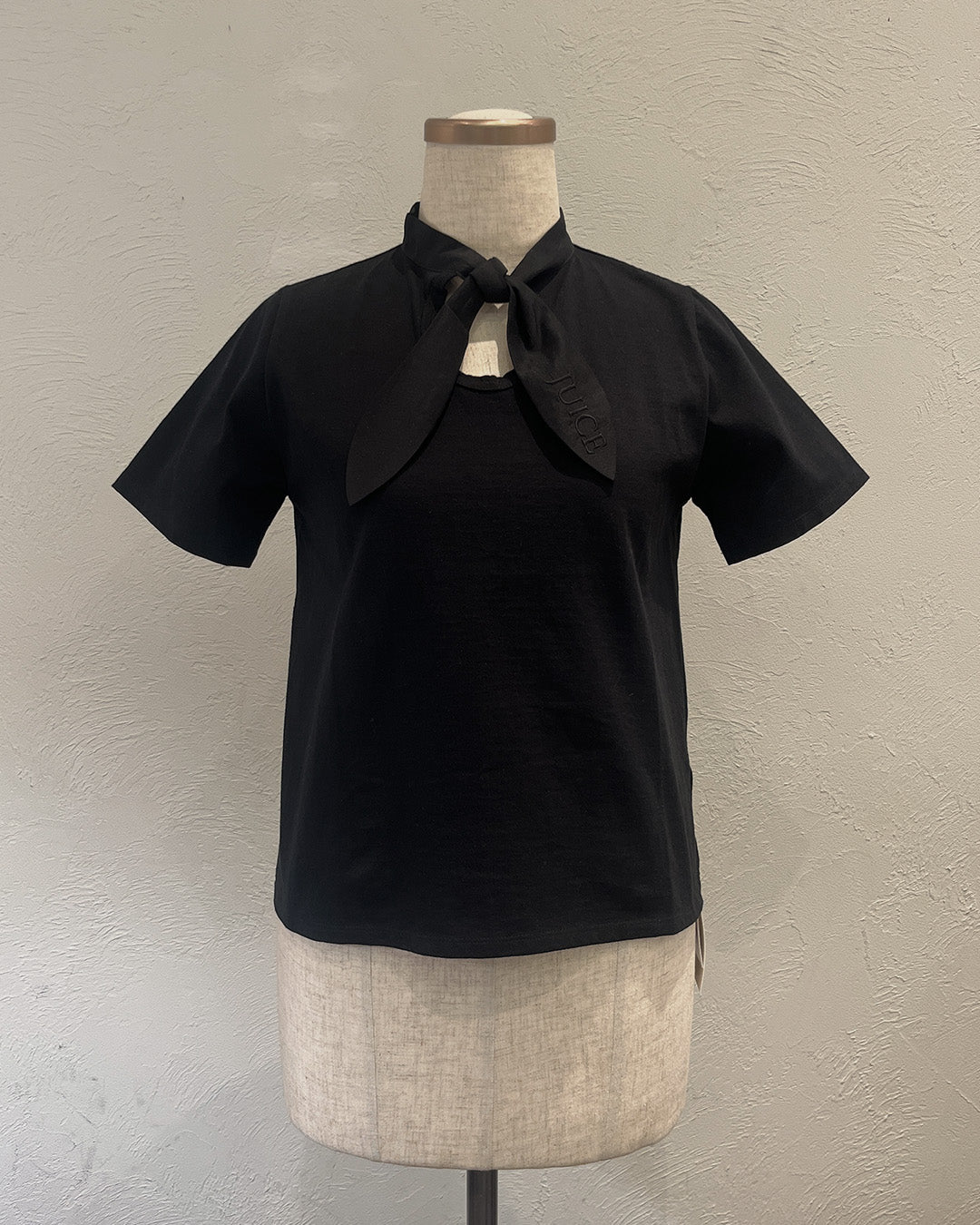 JUICE embroidery scarf T-shirt Black