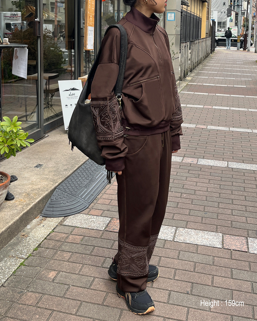 KIKU embroidered wide-leg track pants Chocolate【予約販売：2026年9月～10月発送予定】