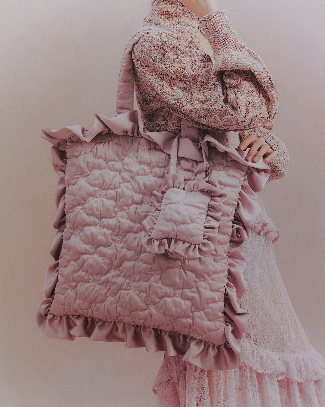 Sazanka quilted satin pillow bag mini Pink【予約販売：2026年9月～10月発送予定】