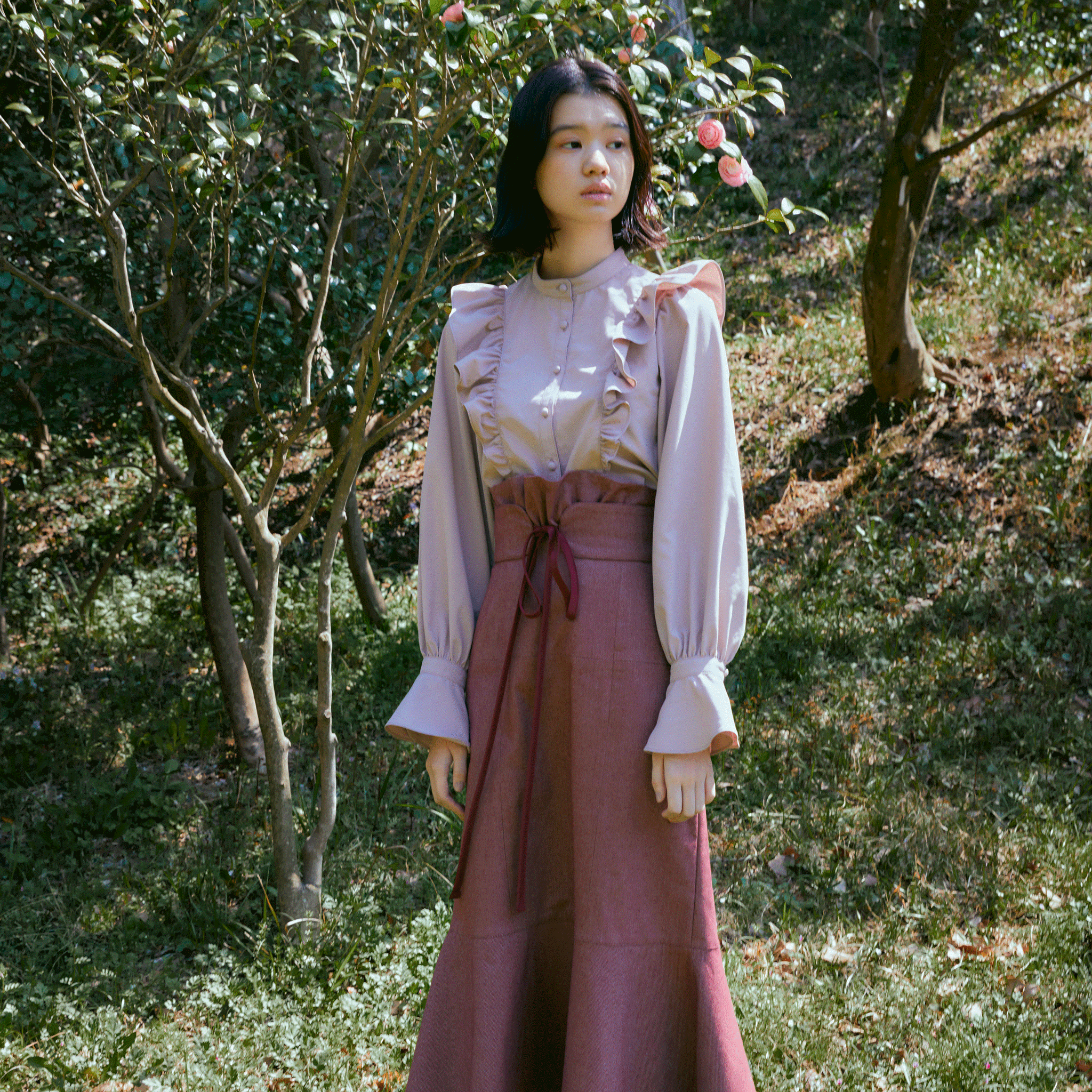 Natural-die big raffle blouse